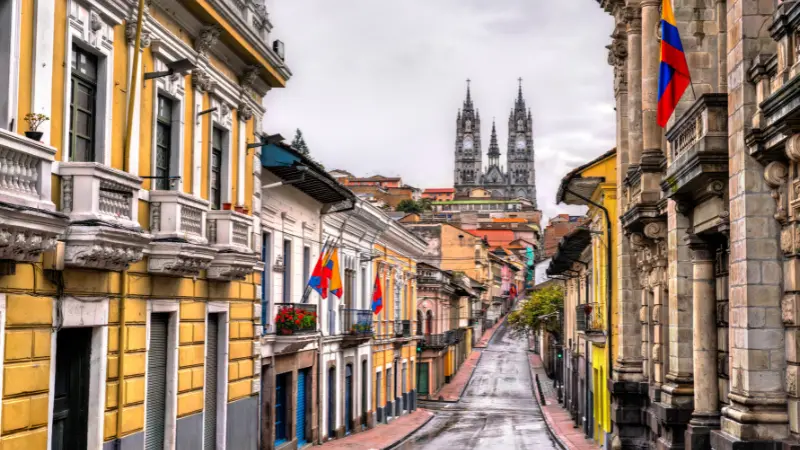 PE24 Ecuador (800 x 450 px)